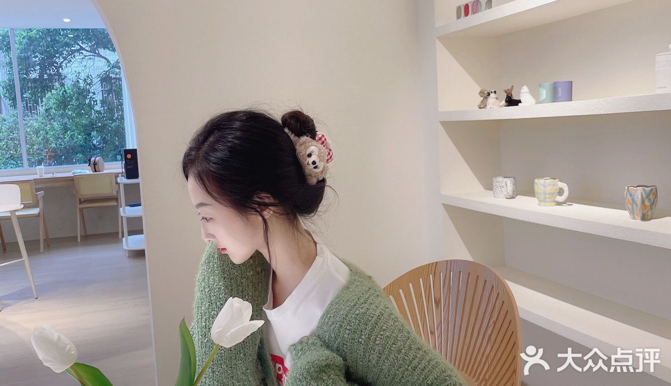 赵露思在横店开的甜品店
