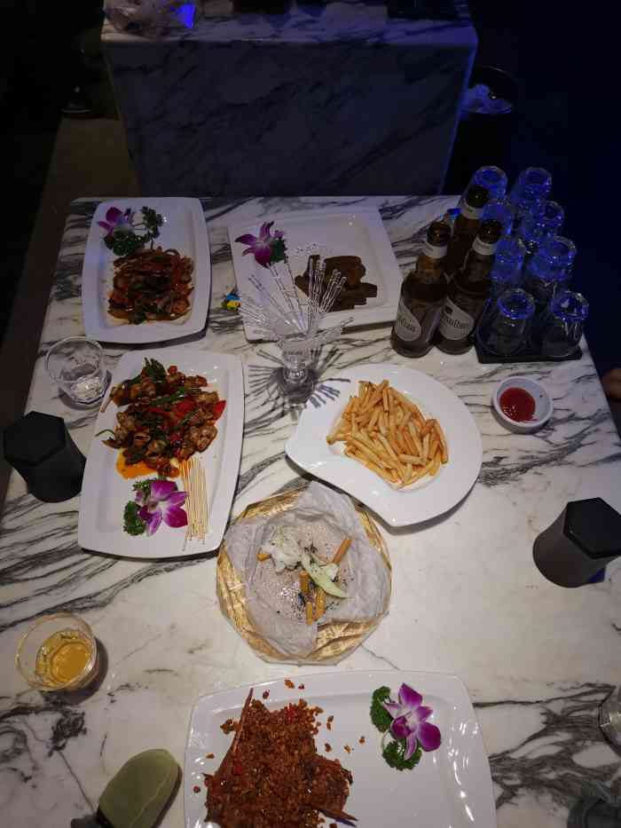 名堂ktv(金龙路店)-"(1)音响设备都是新的,不错,还有生日有.