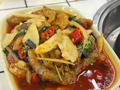 -周良天山牛杂城(天山路总店)