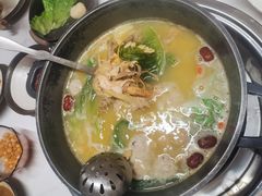 -汤宴·参须肚包鸡(南京路店)
