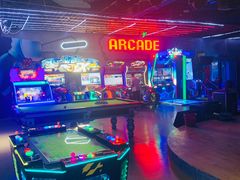 -世代星球·保龄球·镭战真人CS·团建(杨浦店)
