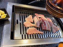 -臻牛烤肉