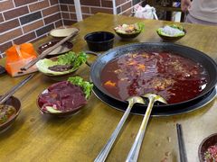 -乖嬢嬢重庆老火锅(南联店)
