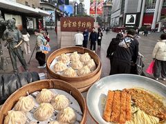 -馋三尺蟹粉小笼(人民广场店)