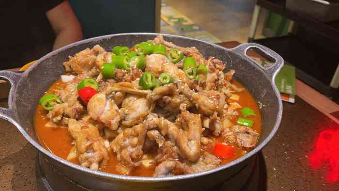 牛蛙很嫩!烤鸡翅好吃