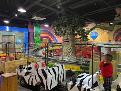 -卡通尼·Safari非洲探索乐园·生日会(金桥国际商业广场店)