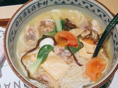 -蒙自源米线大王(东站店)