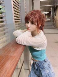 -MODEL'S HAIR