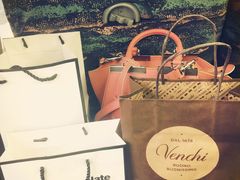 -VENCHI 闻绮(上海佛罗伦萨小镇店)