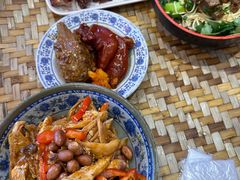 -爆炸头阿姨小四川正宗川味小吃(无任何分店)