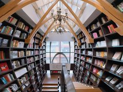 -钟书阁(松江泰晤士小镇店)