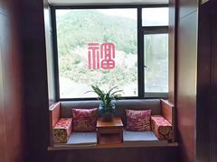 -铂逸梦秦酒店(横店梦幻谷店)