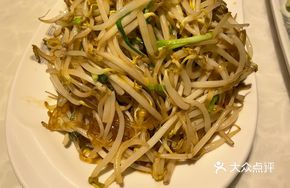 Stir-fried Garlic Shoots with Bean Sprouts