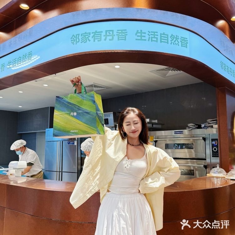 救命！！！从小吃到大的面包店又开新店了！！！