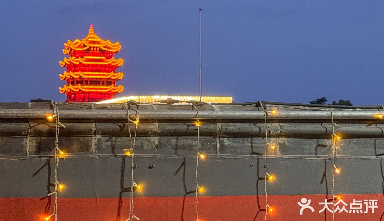 来武汉可以去百年老宅中看黄鹤楼
