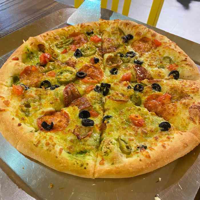 乌巢比萨(中粮祥云小镇店)-"专程来乌巢吃的披萨,已经关了几家乌巢了.