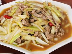 韭黄炒牛肉-品雅轩农家乐