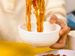 火辣鱿鱼拌面-屋里家延边朝鲜族冷面(南园店)