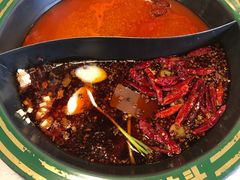 番茄鸳鸯锅底-有拈头成都市井火锅(老门东店)