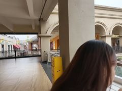 -王府井奥莱临潼小镇(临潼店)