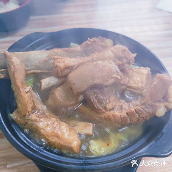 周记砂锅店(新湛3路店)