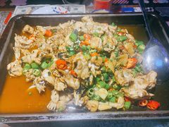 炭烧牛蛙平锅紫苏味-蘭奢雅集·江浙菜(青山江滩店)