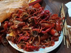 -虾弄弄海派小龙虾·牛羊蝎子火锅