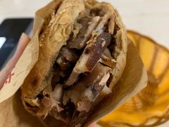 -洪峰浩老北京烧饼夹肉(角门路店)