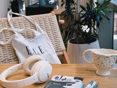 -逗号咖啡(信义荔山公馆店)