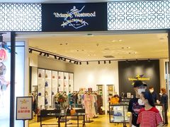 -Vivienne Westwood(上海来福士广场店)