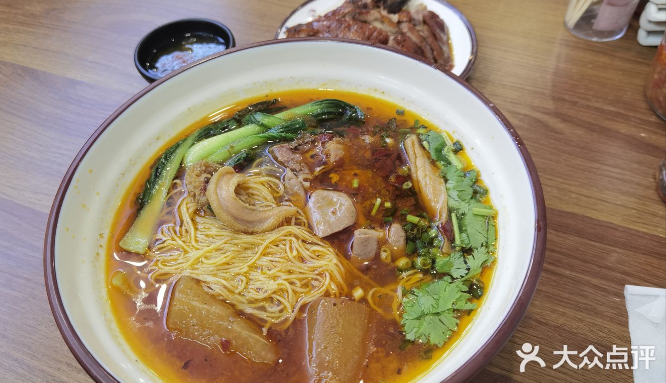 滨江星耀城精品小店，香辣牛杂面爱了爱了！！！