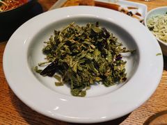 炝拌韩城花椒芽-金牌老碗时尚陕菜(王府井百货店)