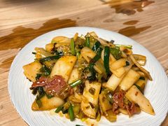 腊肉炒饵片-缘生态云南菜·野生菌庭院餐厅(华侨城店)