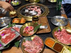 -何发发和牛烧肉·鳗鱼榴莲放题自助(乐峰广场店)