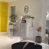 三楼的会贵一点，是设计师款，不过真的好看的