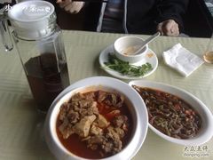 201012252430-诚成巫山烤全鱼
