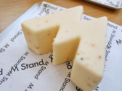 -M Stand(上海人民广场来福士店)