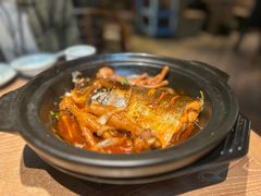 红烧鱼头凤爪-周家二小姐的菜(西津渡店)