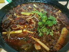 泡椒美蛙汤锅-鸿顺老铁锅美蛙鱼府(解放碑店)