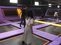 -嘿哟动霸CHUA·新潮玩运动娱乐中心·蹦床滑冰团建乐园