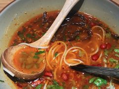-百春原湖南牛肉粉(百联世纪店)