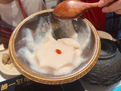 -老牌坊云南鱼豆花火锅(哈西万达店)