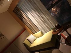 -苏州汇融广场假日酒店