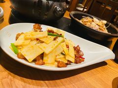 -云海肴·汽锅鸡·云南菜(天山百盛优客店)