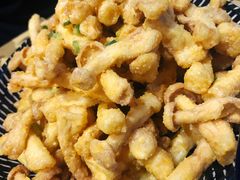 蛋黄焗蘑菇-琥珀老六龙虾(四里河店)
