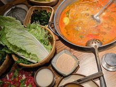 -野山舂·贵州现舂酸汤火锅(鸿通城店)