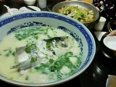 -南京金牛湖巨碗鱼头