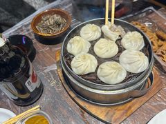 -老街烧烤大排档·地道湖北菜·龙虾馆(汉口火车站店)