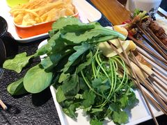 -两三事小郡肝串串香火锅(桂庙店)