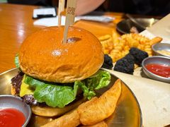 菠萝牛肉堡-魏斯理汉堡(西安沣东吾悦店)